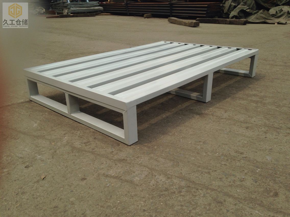  鋼制托盤(pán)的詳細(xì)共同點(diǎn)是什么？南京久工倉(cāng)儲(chǔ)設(shè)備