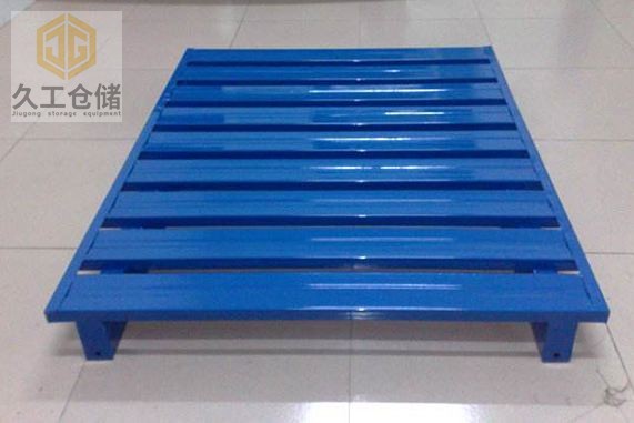  鋼制托盤(pán)的詳細(xì)共同點(diǎn)是什么？南京久工倉(cāng)儲(chǔ)設(shè)備