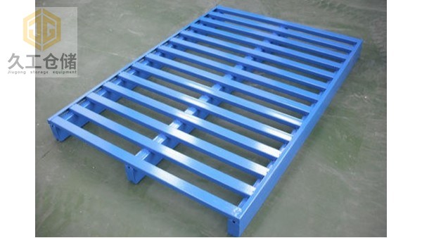 鋼制托盤(pán)在立庫(kù)中的優(yōu)勢(shì)？在儲(chǔ)存中使用鋼托盤(pán)的優(yōu)點(diǎn)是什么？