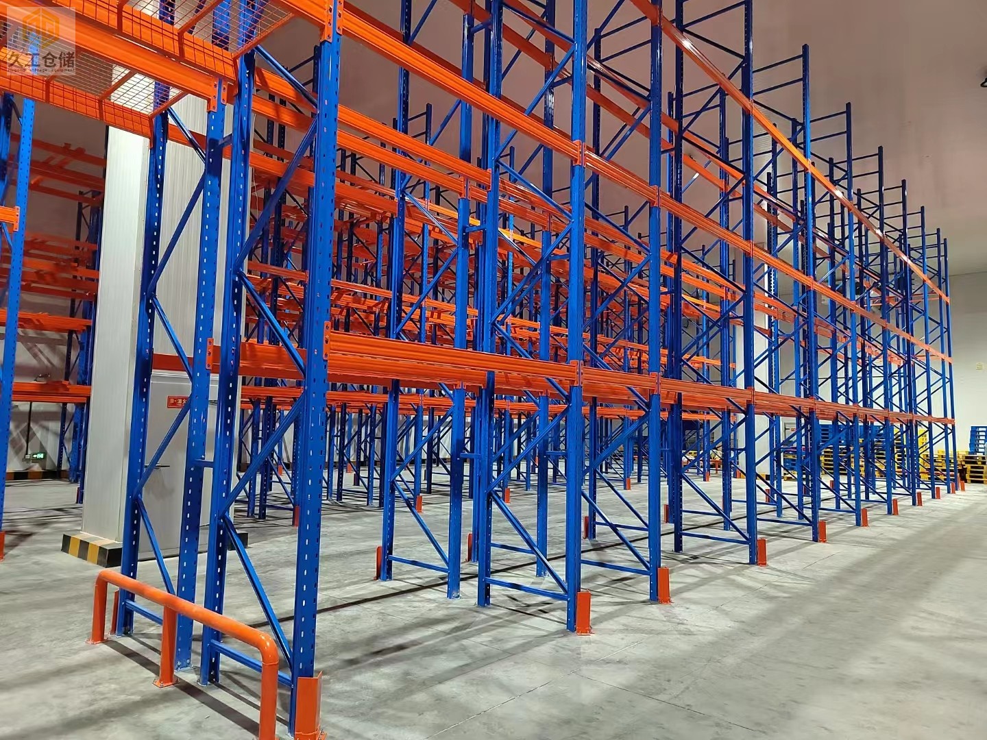 南京久工倉儲設(shè)備-托盤貨架也稱層網(wǎng)貨架，重型貨架，高層貨架-南京貨架......