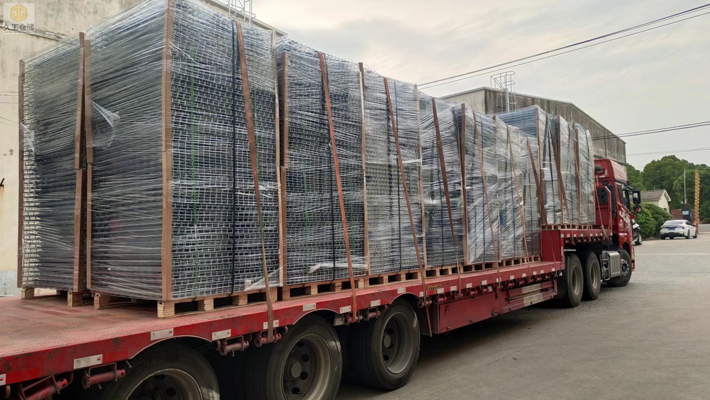 久工倉儲設(shè)備-貨架網(wǎng)層板-出口層網(wǎng)打包裝貨，南京網(wǎng)層板廠家-全國發(fā)貨，暢銷海外！