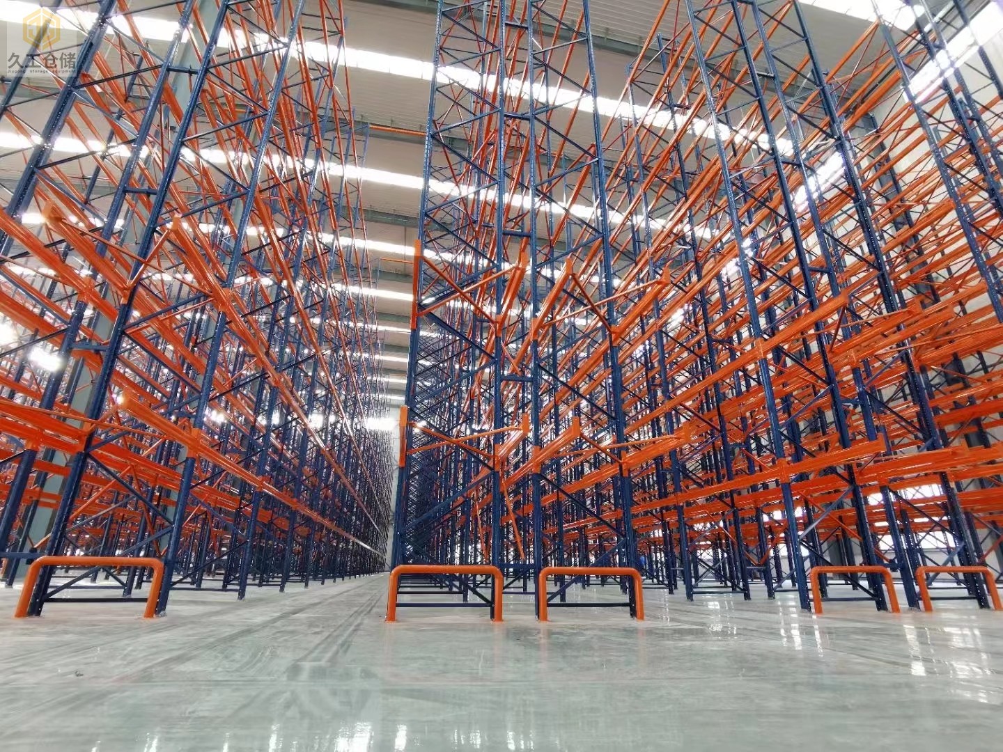 南京久工倉儲設(shè)備-托盤貨架也稱層網(wǎng)貨架，重型貨架，高層貨架-南京貨架......