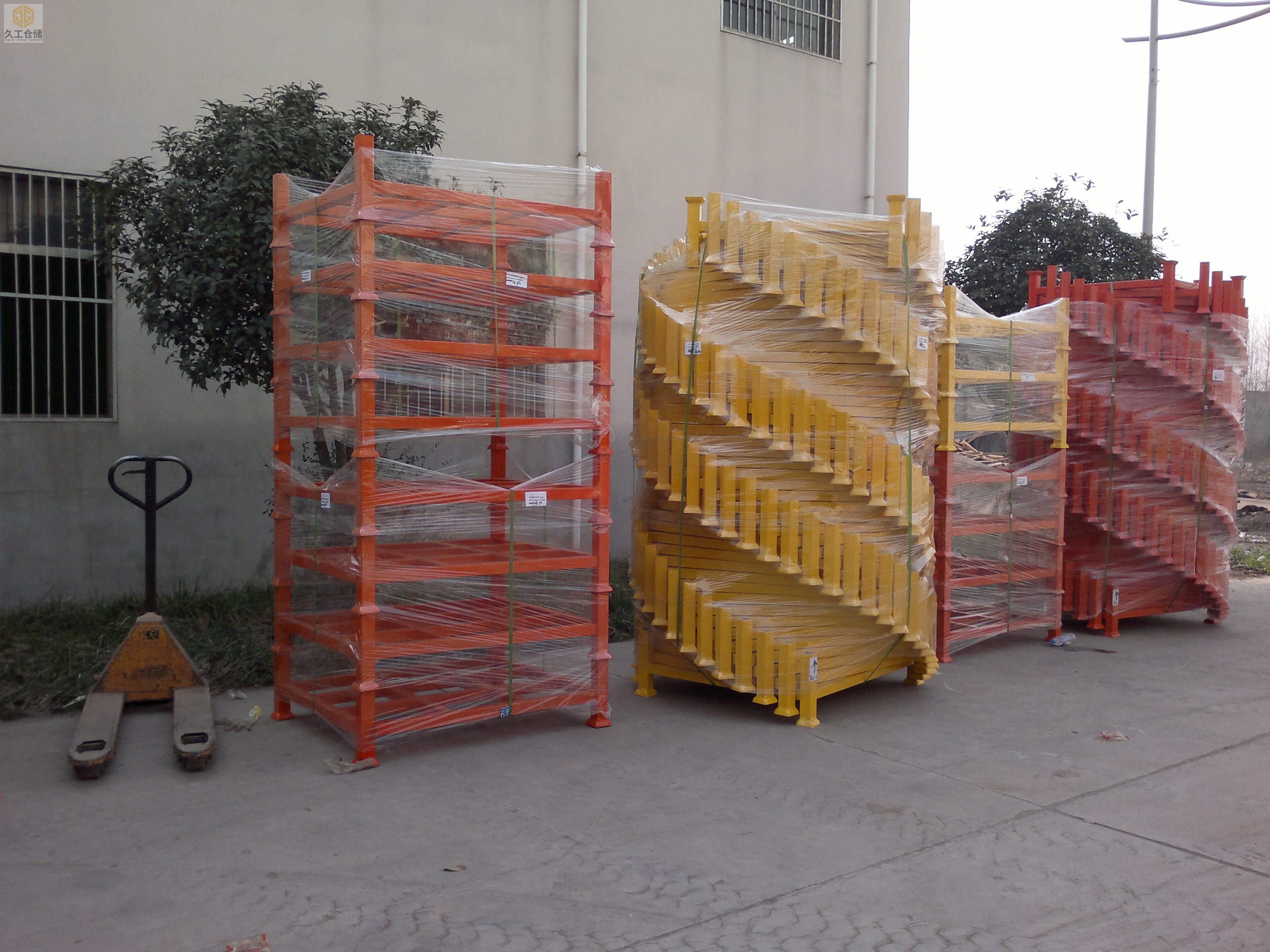 南京久工倉儲-堆垛架生產(chǎn)制造？南京堆垛架實體廠家，專業(yè)制造！
