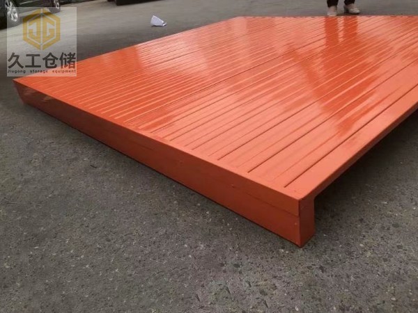 滿鋪桔紅雙面進(jìn)叉鋼托盤1