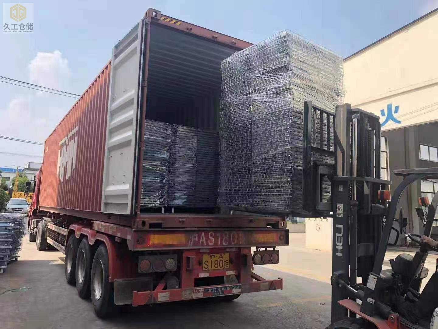 貨架網(wǎng)層板材料參數(shù)怎么購買？鋼層網(wǎng)運用特點？南京筋層網(wǎng)廠家-久工倉儲為大家分析！