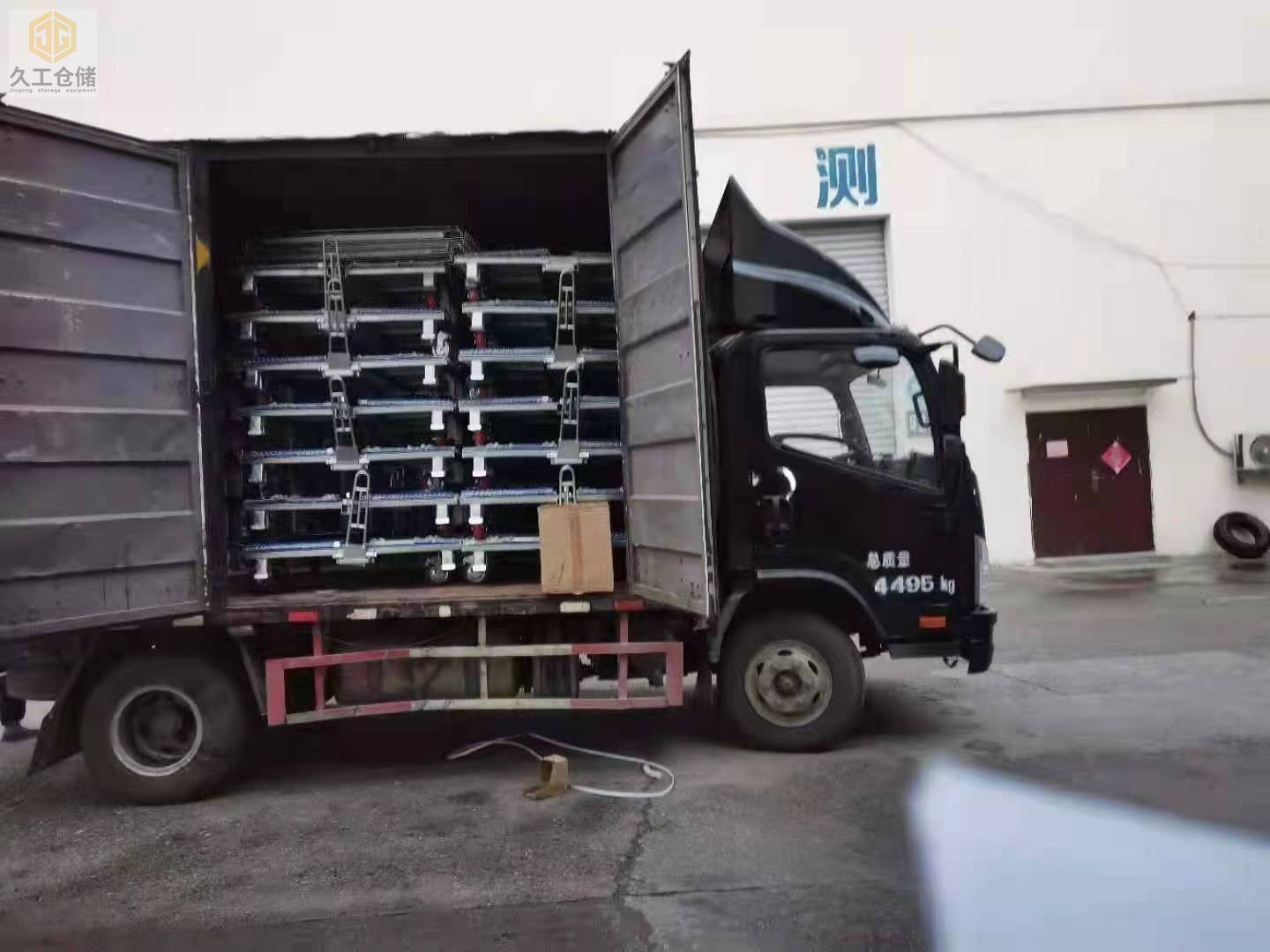 南京久工倉儲設(shè)備- 倉儲籠網(wǎng)層板發(fā)貨實拍圖（2）