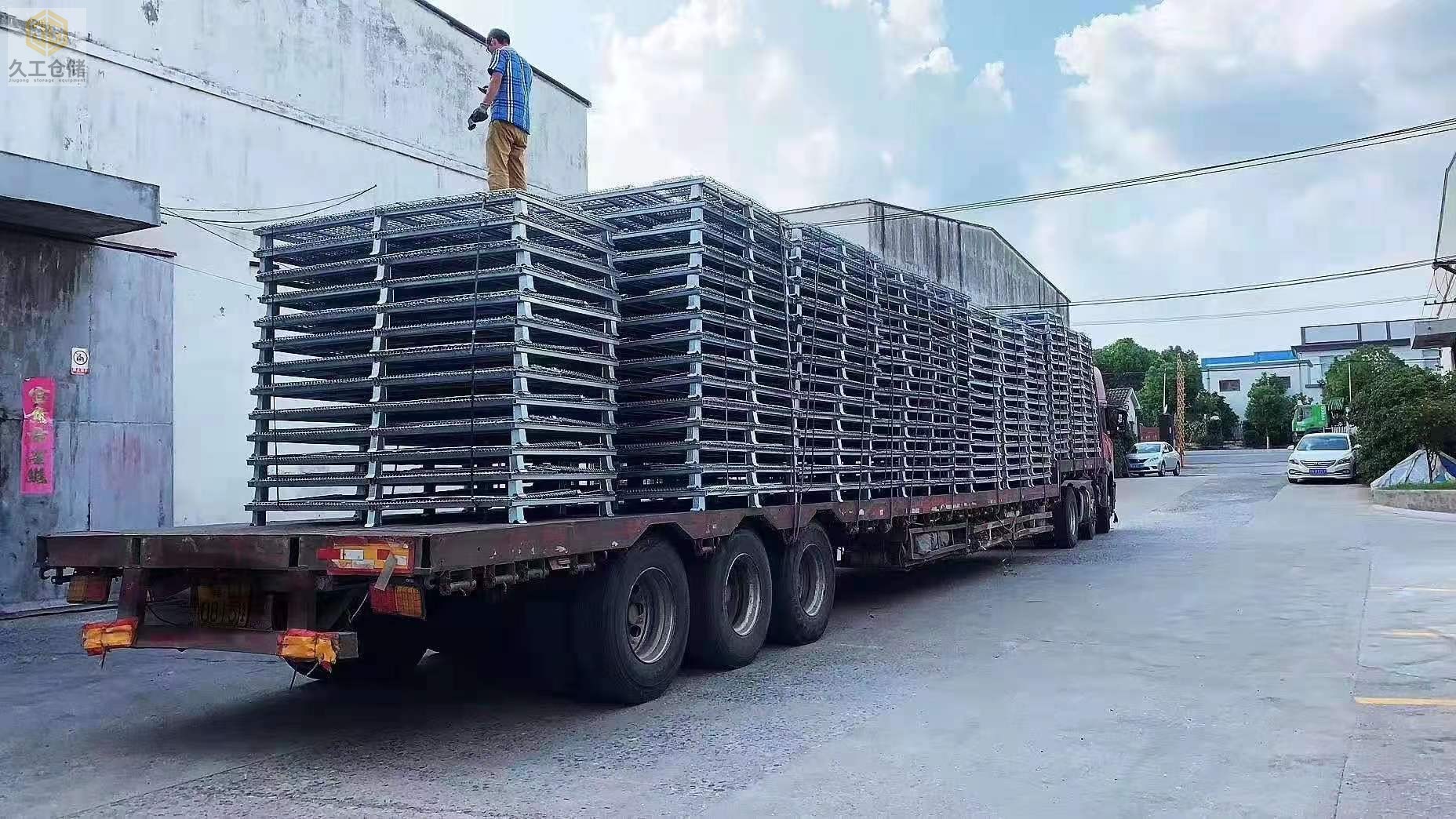 南京久工倉儲設(shè)備- 倉儲籠網(wǎng)層板發(fā)貨實拍圖（2）
