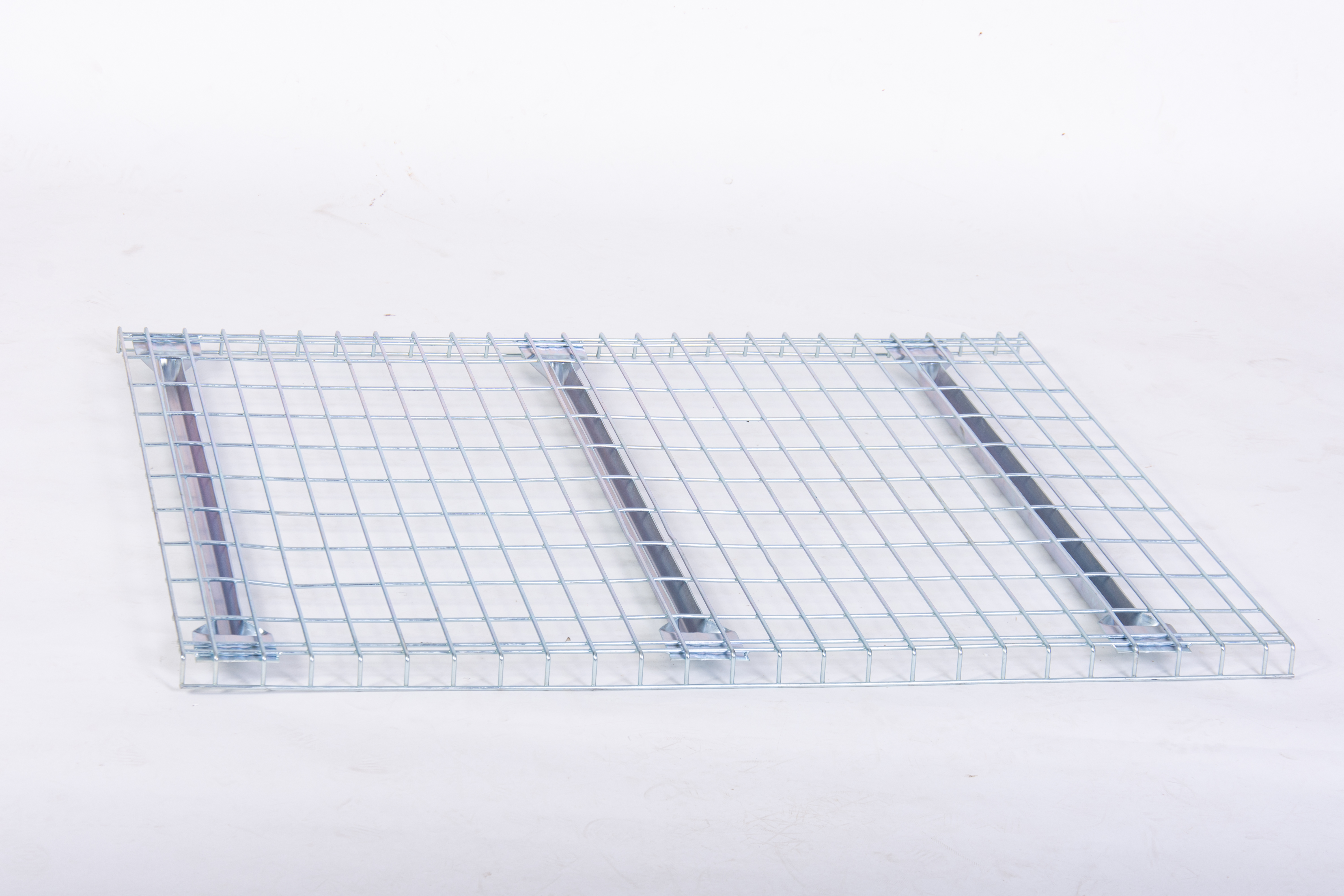 倉儲貨架的主要配套產(chǎn)品有哪些？久工倉儲帶您一起看看！