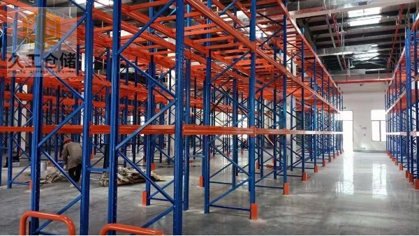 什么是橫梁式貨架？結構特點是什么？南京久工倉儲設備來分析！