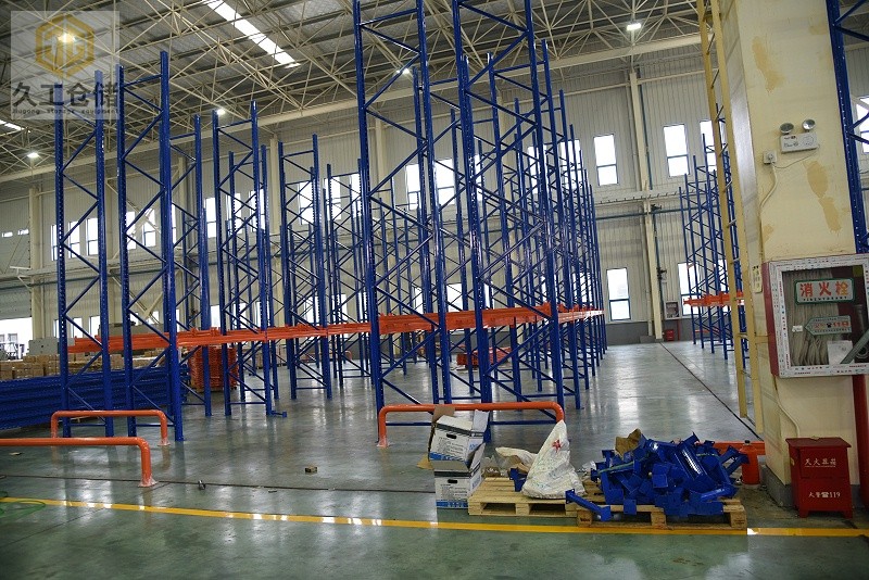 橫梁式貨架有什么特性？南京久工倉(cāng)儲(chǔ)設(shè)備