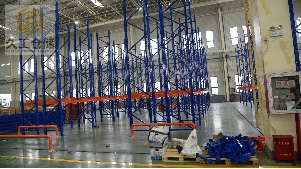 橫梁式貨架有什么特性？南京久工倉儲設備