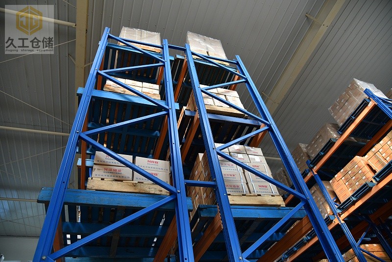 橫梁式貨架有哪些應(yīng)用？應(yīng)用于哪些行業(yè)領(lǐng)域？南京久工倉儲設(shè)備來分析！