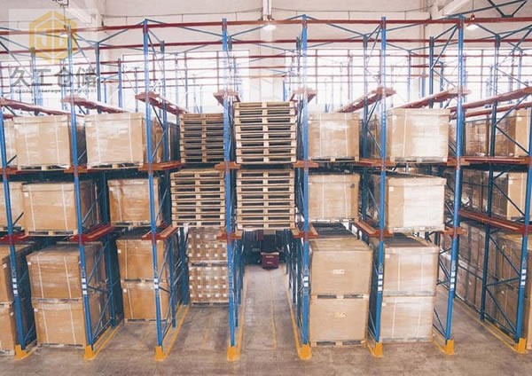 汽車行業(yè)倉(cāng)庫(kù)一般有哪些倉(cāng)儲(chǔ)設(shè)備？南京久工倉(cāng)儲(chǔ)為大家分析！希望能幫助到大家！