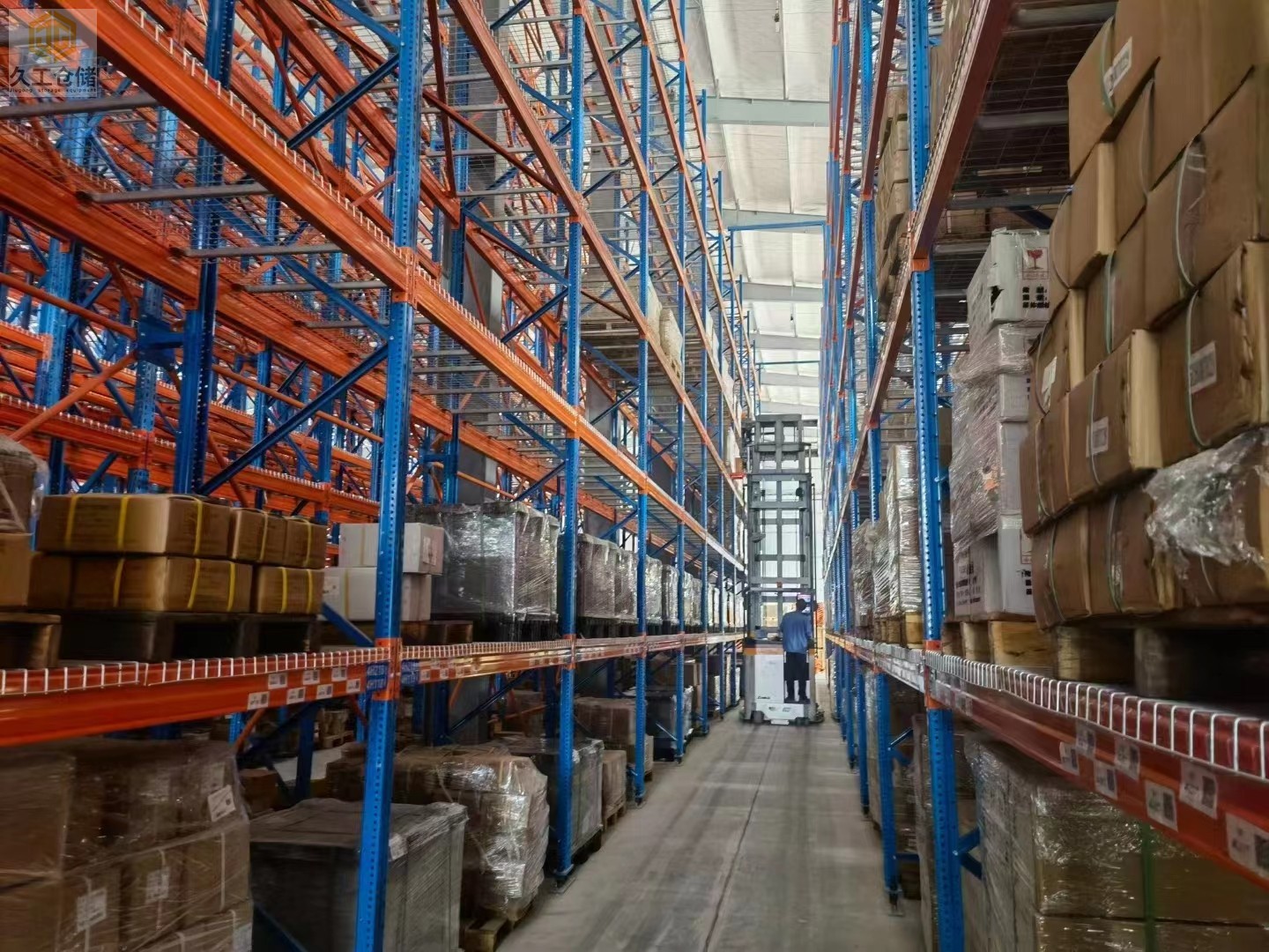 橫梁式貨架-托盤貨架-網(wǎng)層板貨架-噴塑梁架-南京貨架-南京久工倉儲(chǔ)設(shè)備
