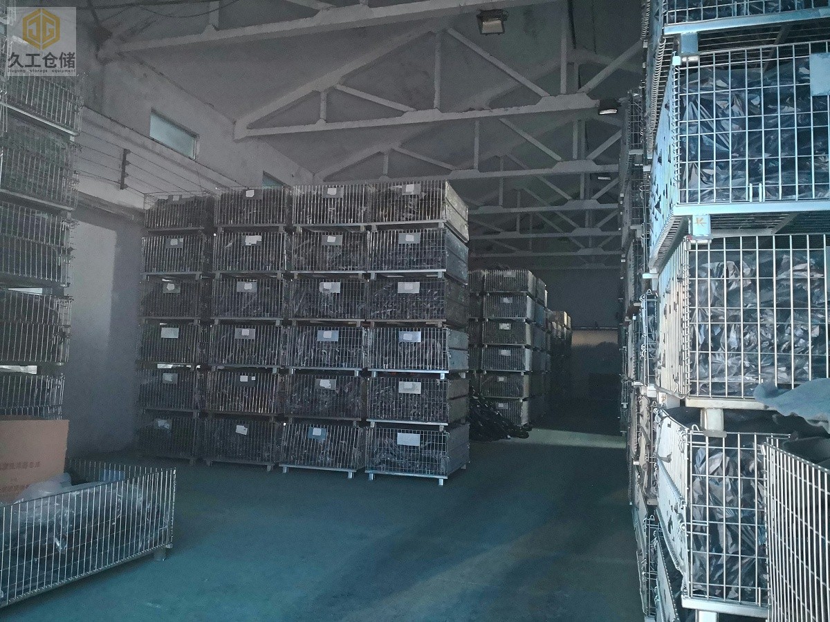南京久工倉儲設(shè)備-折疊式倉儲籠-裝貨倉儲籠-客戶現(xiàn)場展示