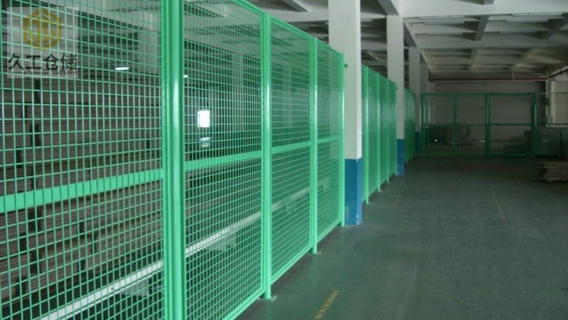 南京久工倉儲為大家解析車間隔離柵的相關工藝流程！一起看看吧！