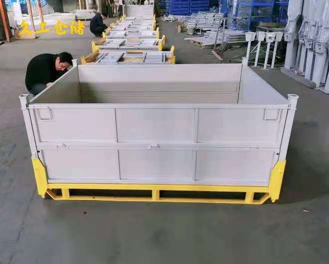 金屬周轉(zhuǎn)箱在運(yùn)輸周轉(zhuǎn)物料時的注意事項？南京鋼制料箱廠-久工倉儲