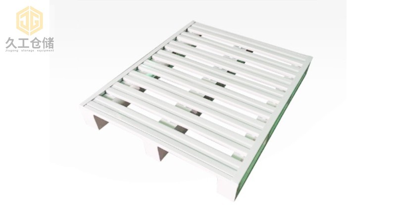 鋼制托盤在現(xiàn)代如何發(fā)揮效率？代替了傳統(tǒng)木托盤，塑料托盤-久工倉(cāng)儲(chǔ)