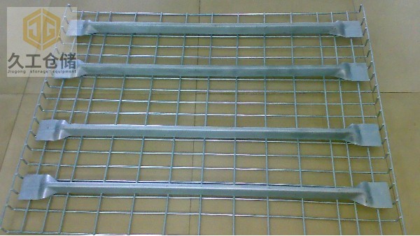貨架網(wǎng)層板的特點(diǎn)有哪些？南京久工倉(cāng)儲(chǔ)設(shè)備