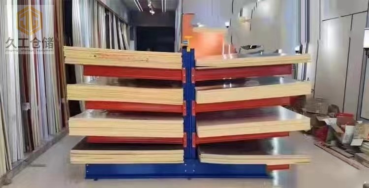 懸臂貨架展示，使用懸臂貨架有哪些運用特點？南京久工倉儲設備老分析，了解更多關注久工！