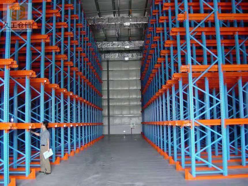 倉(cāng)儲(chǔ)貨架系統(tǒng)中最常見(jiàn)的貨架優(yōu)勢(shì)及注意事項(xiàng)，久工倉(cāng)儲(chǔ)設(shè)備