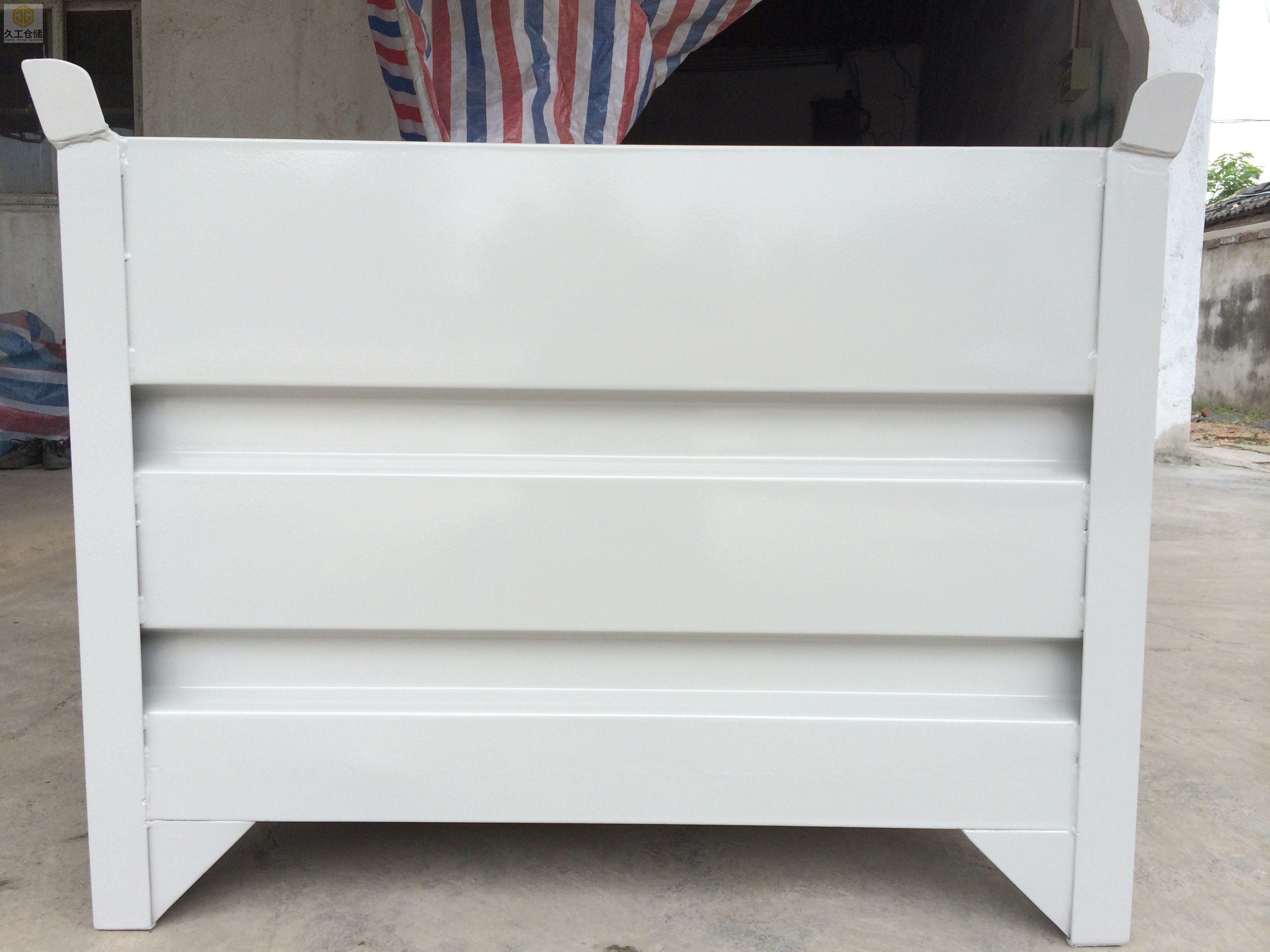 金屬周轉箱鐵箱運用在哪些行業(yè)及應用優(yōu)勢有哪些？南京久工倉儲設備