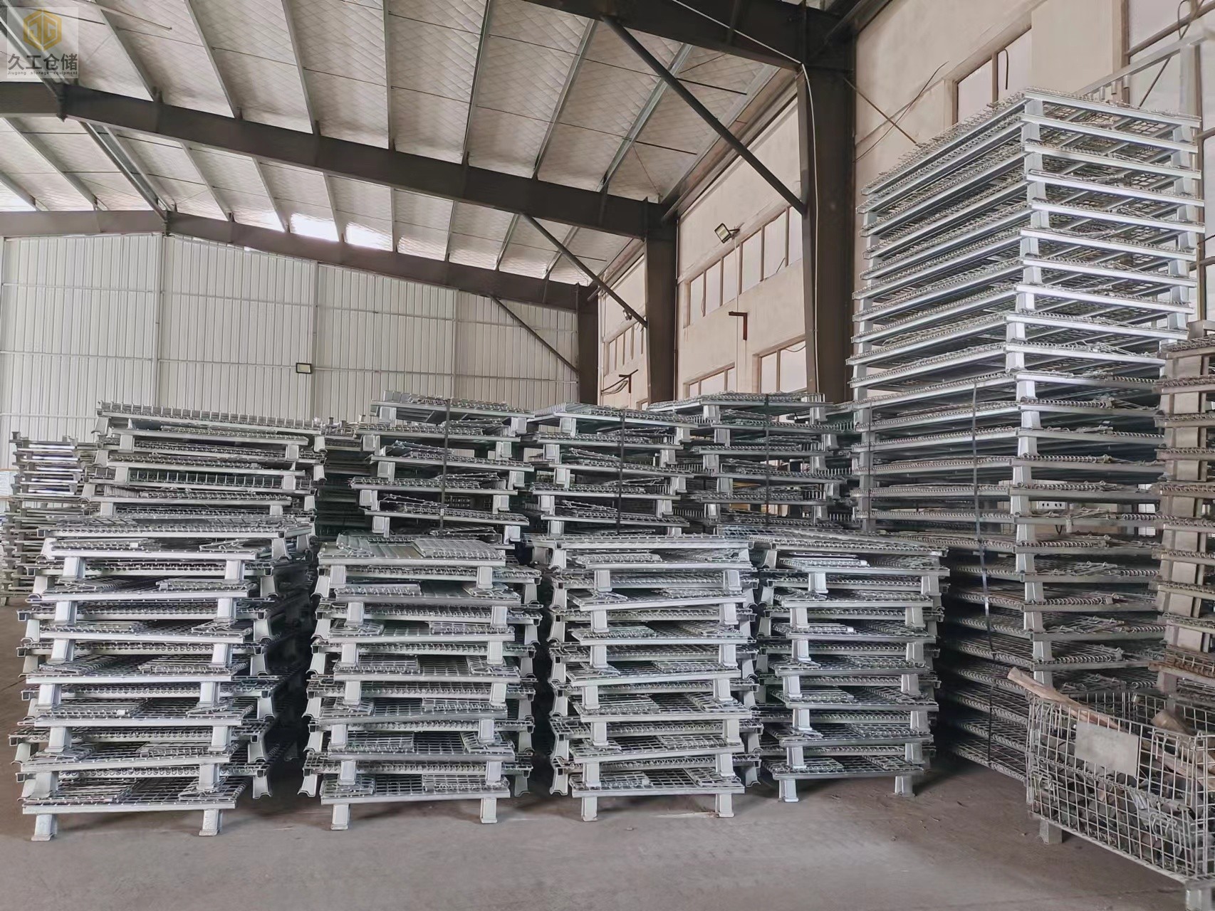 折疊式倉(cāng)儲(chǔ)籠車(chē)間擺放及發(fā)貨實(shí)拍，節(jié)省空間方便儲(chǔ)存，南京倉(cāng)儲(chǔ)籠廠家-久工倉(cāng)儲(chǔ)設(shè)備