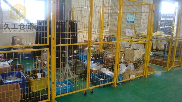 南京久工倉儲-車間隔離網(wǎng)也稱護欄網(wǎng)、圍欄網(wǎng)、隔斷網(wǎng)等，實用廣泛-南京隔離網(wǎng)廠家