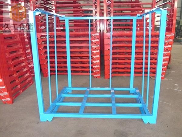 堆垛架有什么運(yùn)用及特點(diǎn)？南京巧固架堆垛架廠家-久工倉儲設(shè)備