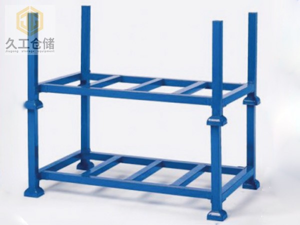 堆垛架有什么運(yùn)用及特點(diǎn)？南京巧固架堆垛架廠家-久工倉儲設(shè)備