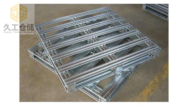 鋼制托盤的動載,靜載,貨架載荷含義？定制要求有哪些？久工倉儲設(shè)備