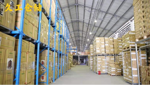 分析托盤產(chǎn)品分類與比較，那該如何選擇和使用托盤？久工倉(cāng)儲(chǔ)設(shè)備