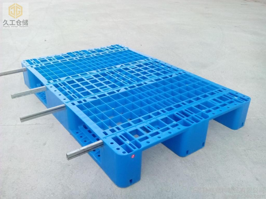 分析托盤產(chǎn)品分類與比較，那該如何選擇和使用托盤？久工倉儲設(shè)備
