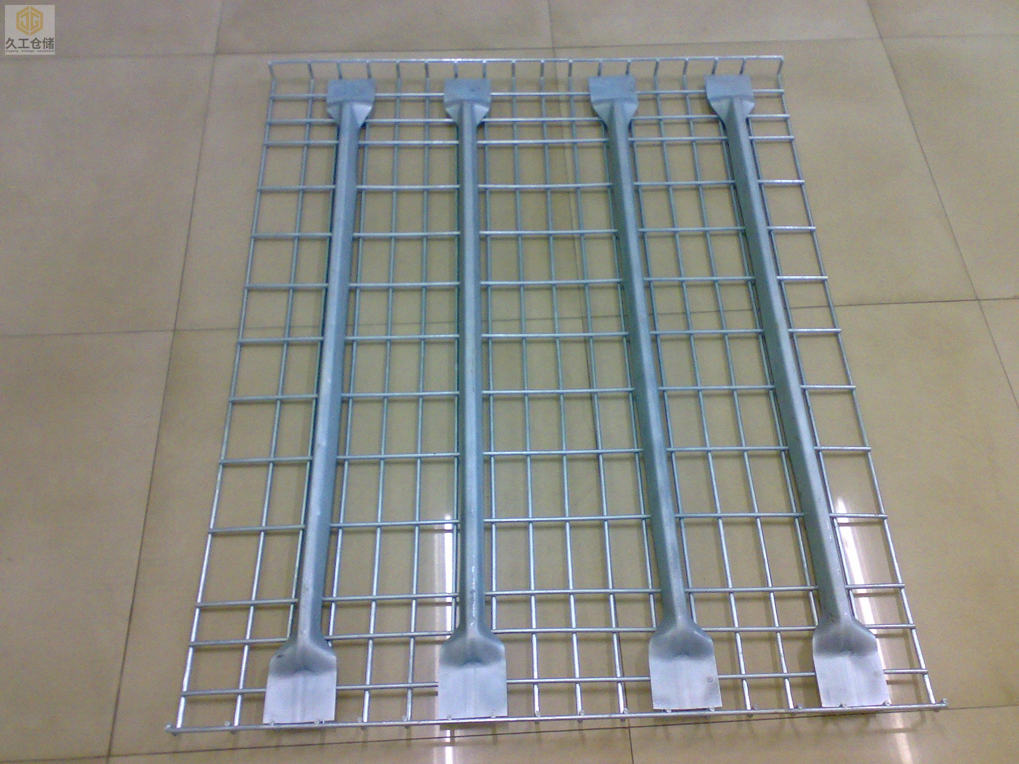 貨架網(wǎng)層板-鍍鋅網(wǎng)層板-金屬加筋網(wǎng)片-鋼層網(wǎng)-鋼絲層網(wǎng)-南京久工倉(cāng)儲(chǔ)