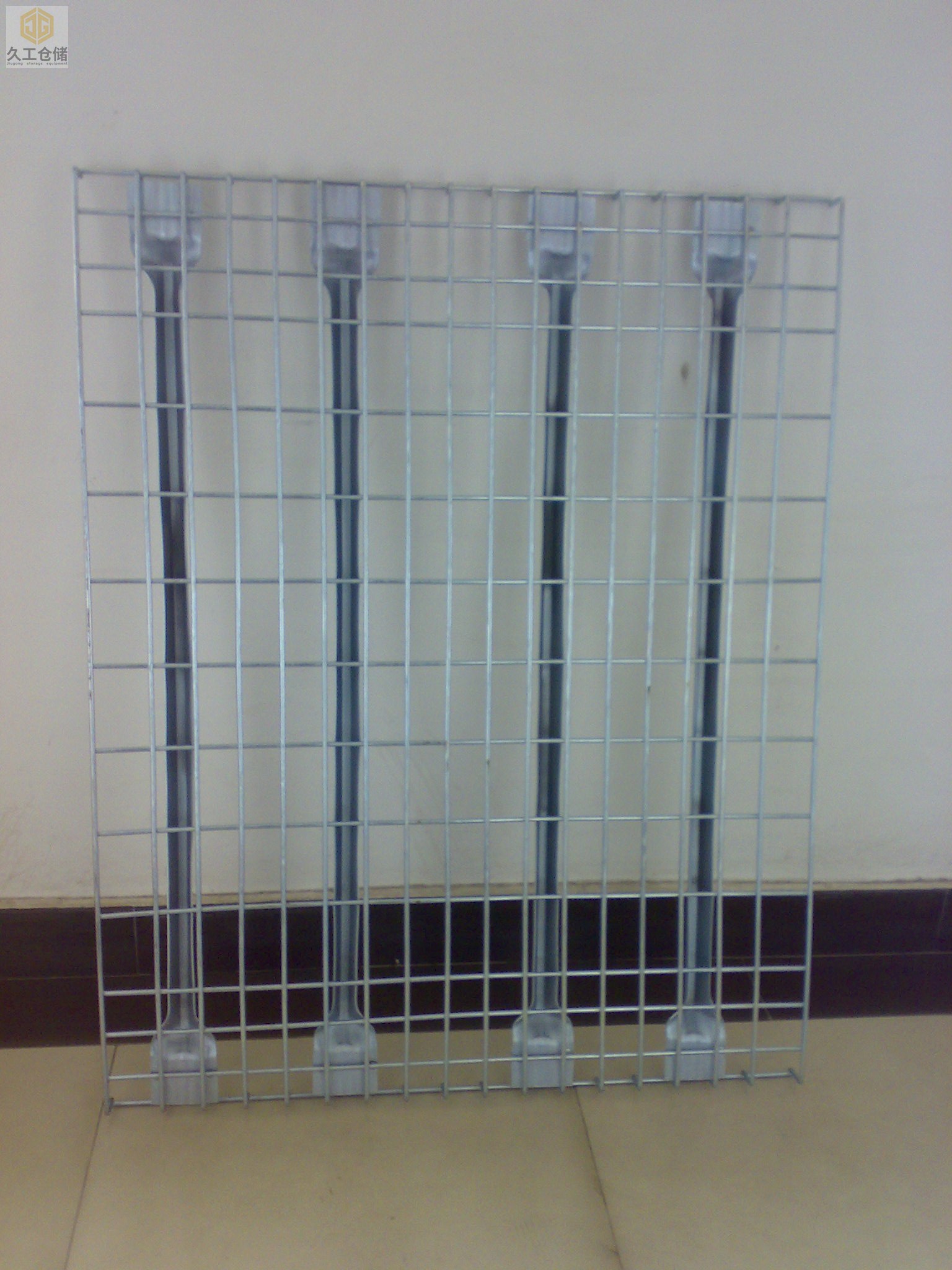 貨架網(wǎng)層板-鍍鋅網(wǎng)層板-金屬加筋網(wǎng)片-鋼層網(wǎng)-鋼絲層網(wǎng)-南京久工倉(cāng)儲(chǔ)