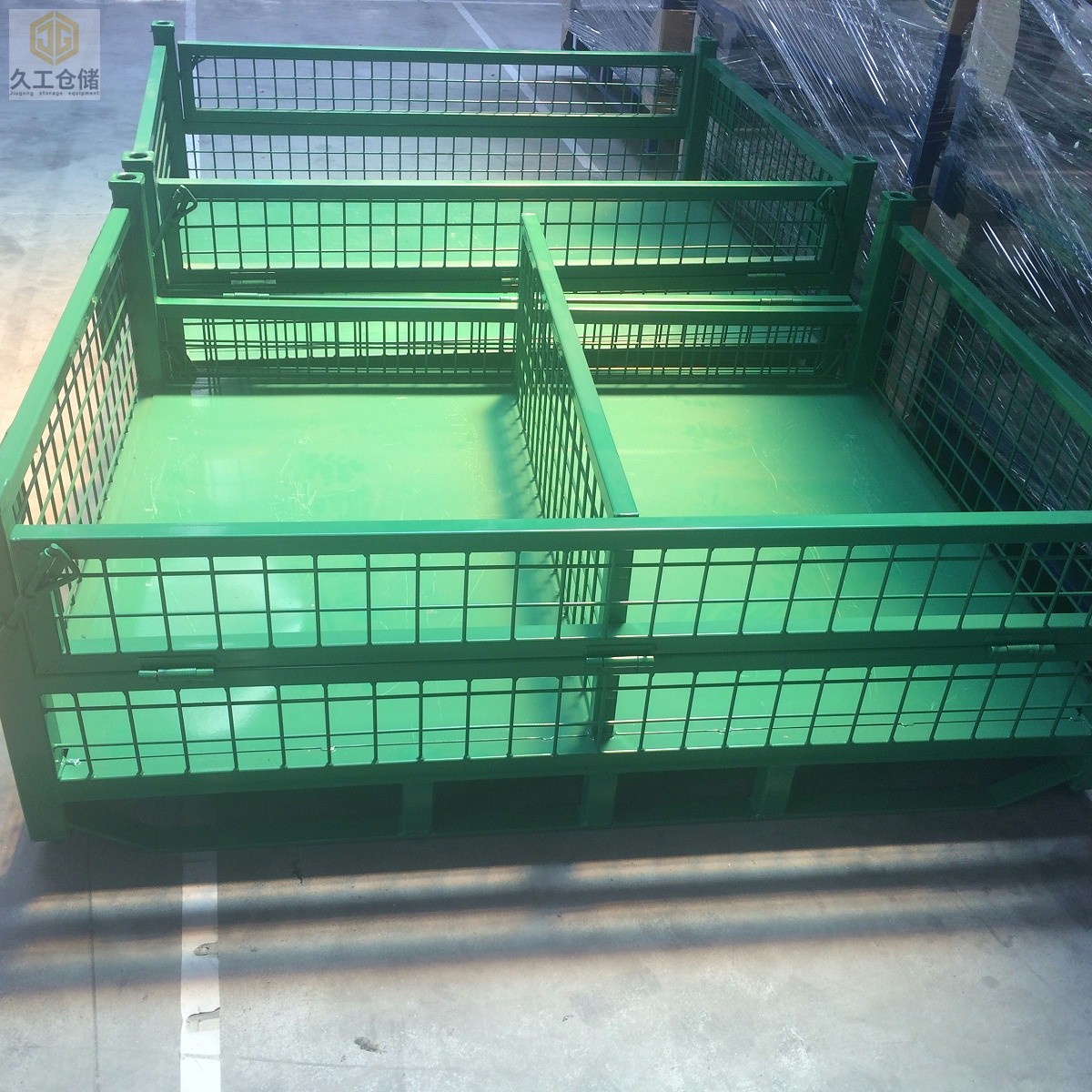 南京久工倉儲-金屬周轉(zhuǎn)箱-品類齊全支持定制，鋼制料箱特性有哪些？運用哪些行業(yè)？南京周轉(zhuǎn)箱廠家