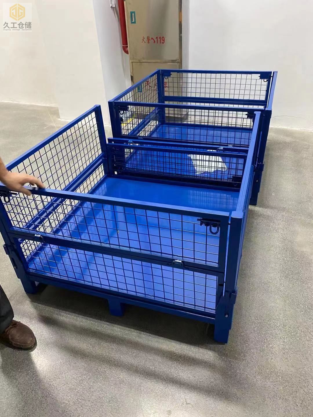 南京久工倉儲-金屬周轉(zhuǎn)箱-品類齊全支持定制，鋼制料箱特性有哪些？運用哪些行業(yè)？南京周轉(zhuǎn)箱廠家