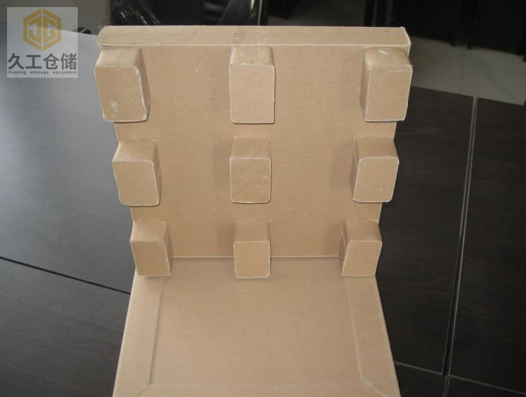 托盤的種類及運(yùn)用對(duì)比分析？久工倉儲(chǔ)設(shè)備