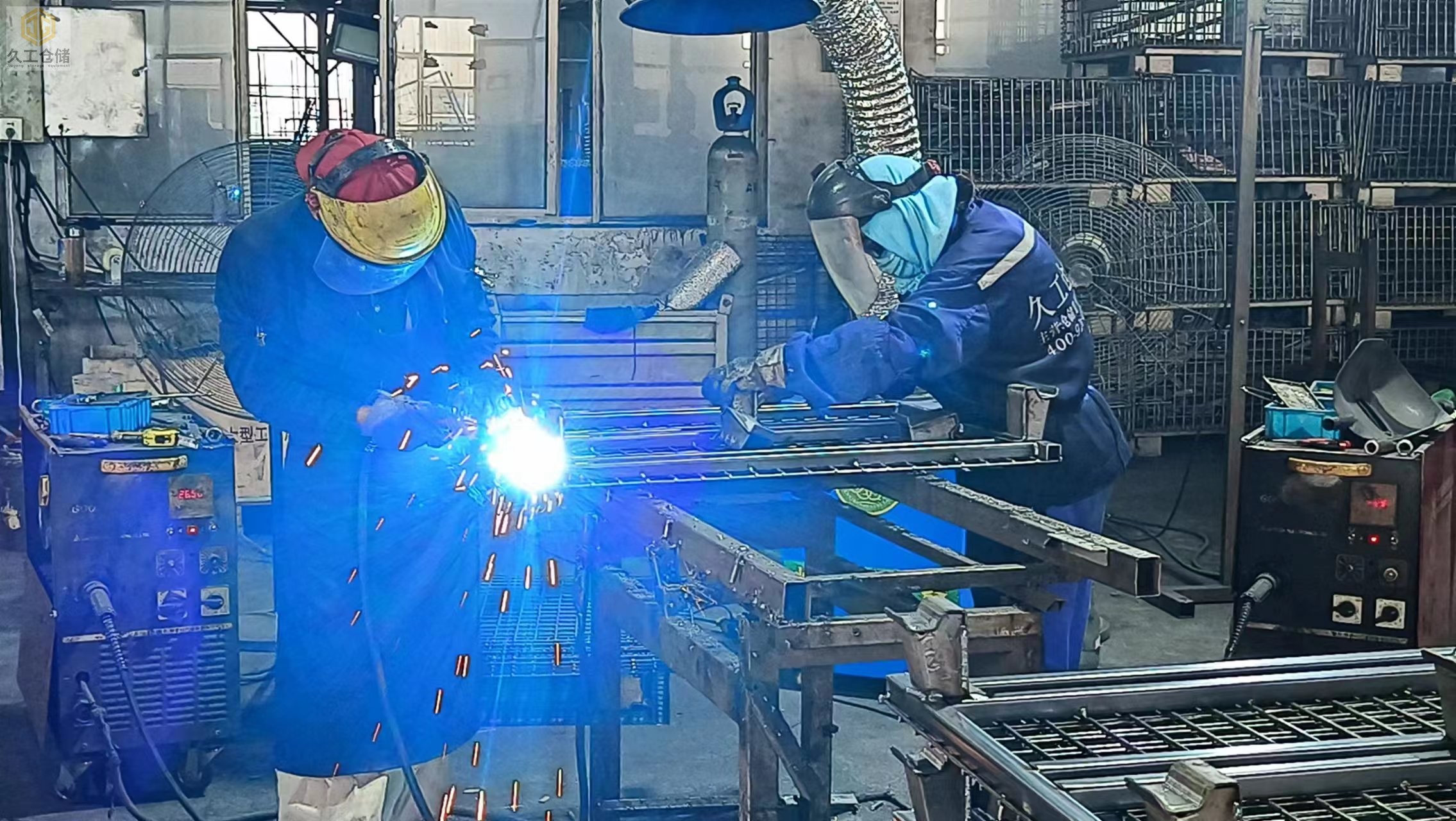 南京久工倉儲-車間操作實拍！最美的模樣便是認真工作的樣子！