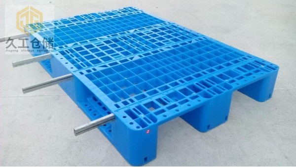 購(gòu)買(mǎi)久工木質(zhì)托盤(pán)時(shí)需要注意的兩個(gè)主要問(wèn)題?塑料托盤(pán)的基本功能？