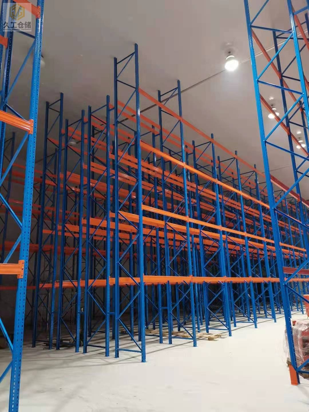 重型倉庫貨架的高貨架有哪些類型？南京久工倉儲設(shè)備
