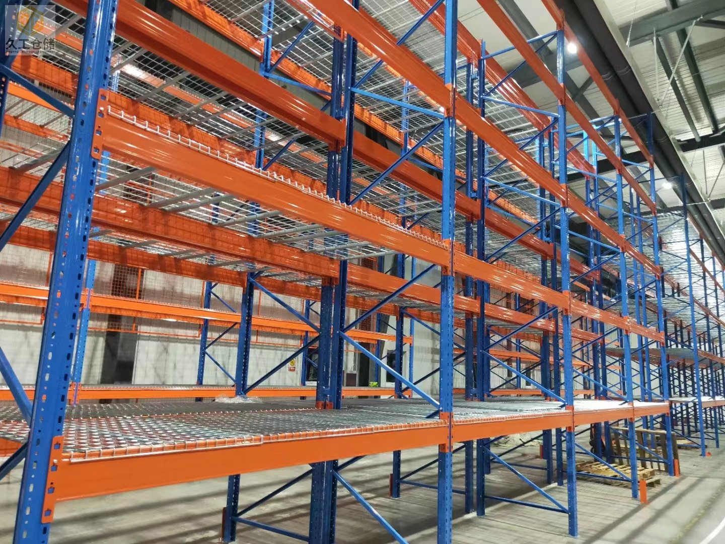 貨架網(wǎng)層板-鋼層網(wǎng)-金屬網(wǎng)片-加筋網(wǎng)片-定制層網(wǎng)-久工倉儲(chǔ)設(shè)備-支持定制