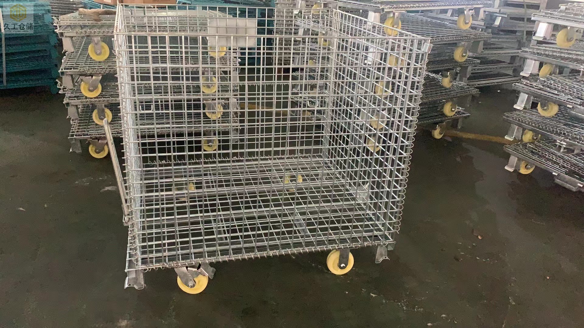 南京久工倉(cāng)儲(chǔ)-倉(cāng)儲(chǔ)籠/貨架網(wǎng)層板倉(cāng)庫(kù)實(shí)拍裝卸及打包現(xiàn)場(chǎng)-南京實(shí)體廠家