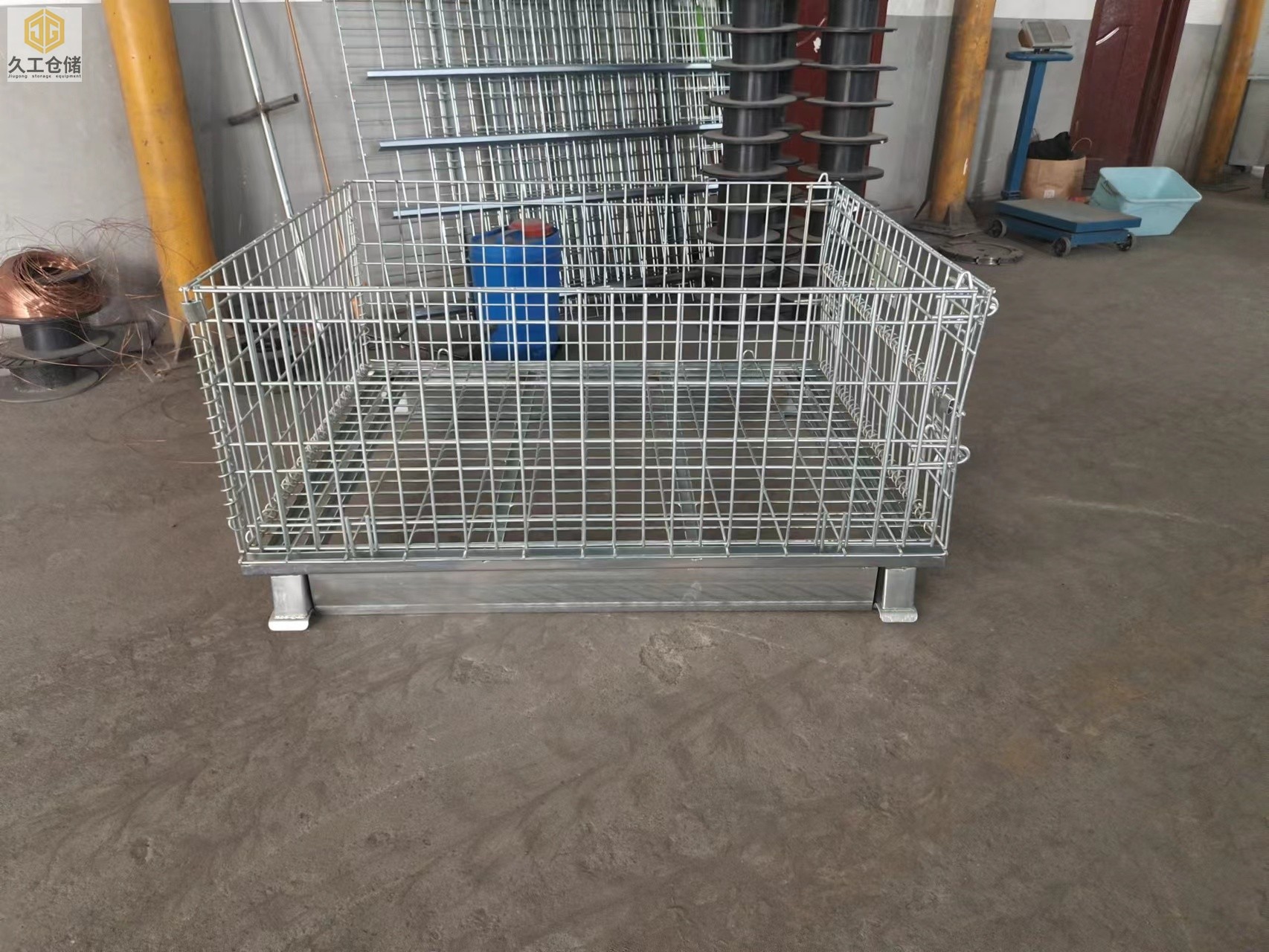 矩管腿倉儲籠，上貨架倉儲籠批量生產(chǎn)，折疊式倉儲籠產(chǎn)品展示，實拍現(xiàn)場，南京倉儲籠廠家-久工倉儲