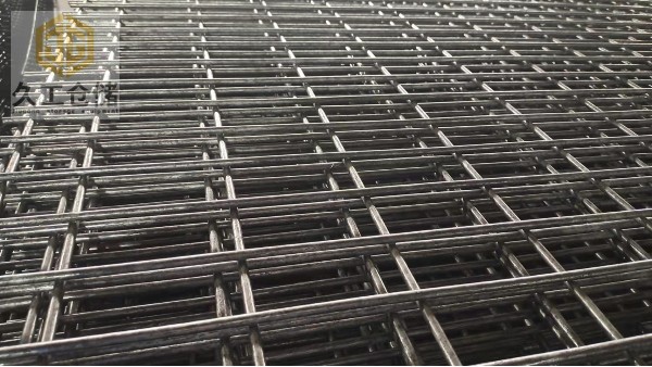 金屬網(wǎng)片特點(diǎn)及焊接工藝，系列分類，南京久工倉(cāng)儲(chǔ)設(shè)備為大家解析！