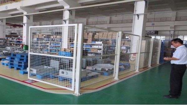 車間隔離網(wǎng)特點(diǎn)及連接方式