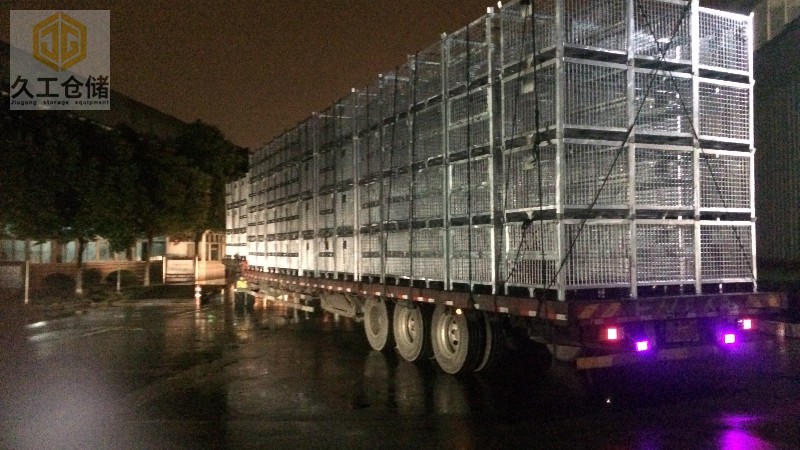 可折疊網(wǎng)箱-鍍鋅鋼制料箱實拍現(xiàn)場-金屬周轉(zhuǎn)箱南京周轉(zhuǎn)箱廠家-久工倉儲設(shè)備