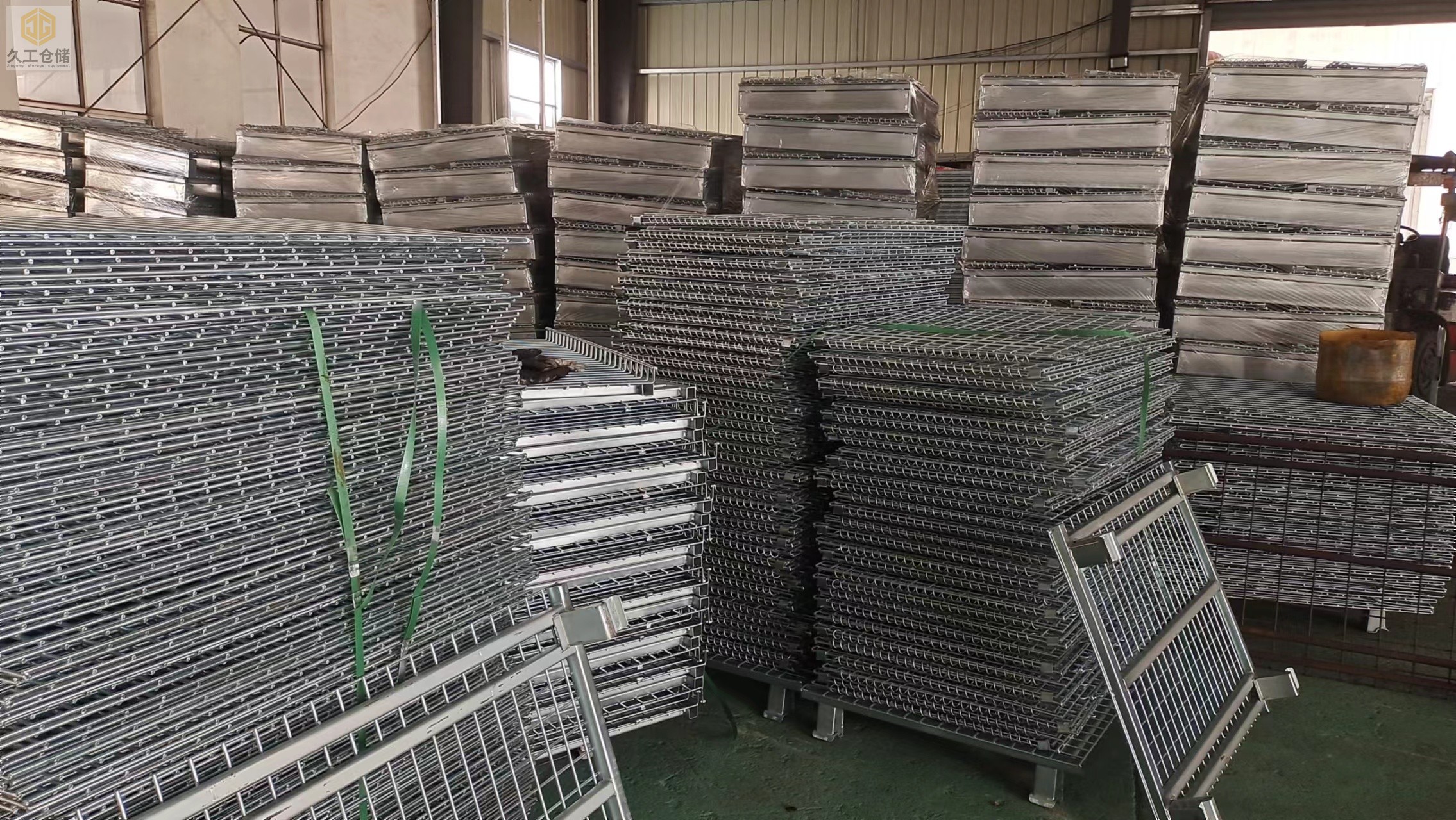 南京久工倉儲倉庫存實拍/倉儲籠、網(wǎng)層板、周轉(zhuǎn)箱、鋼托盤、巧固架、隔離網(wǎng)背網(wǎng)廠家，工廠直發(fā)！