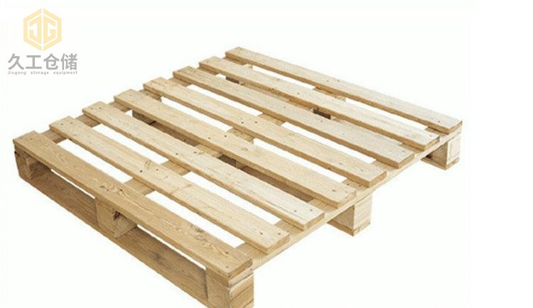 木質(zhì)托盤(pán)的價(jià)格多少？影響木質(zhì)托盤(pán)價(jià)格的因素有哪些？南京久工倉(cāng)儲(chǔ)