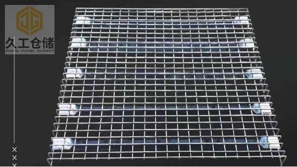 重型倉庫貨架能使用網(wǎng)層板，網(wǎng)格層壓板嗎？久工倉儲-久久帶領大家一起來了解下.